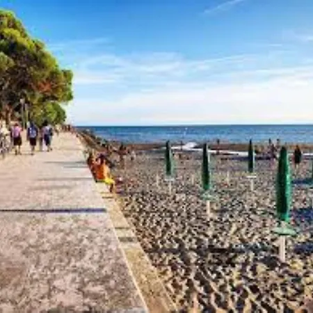 Perfect For Five Guests In Grado